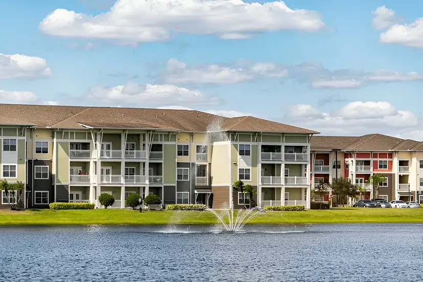 Orlando-Florida-luxury-lifestyle-apartments-buildings